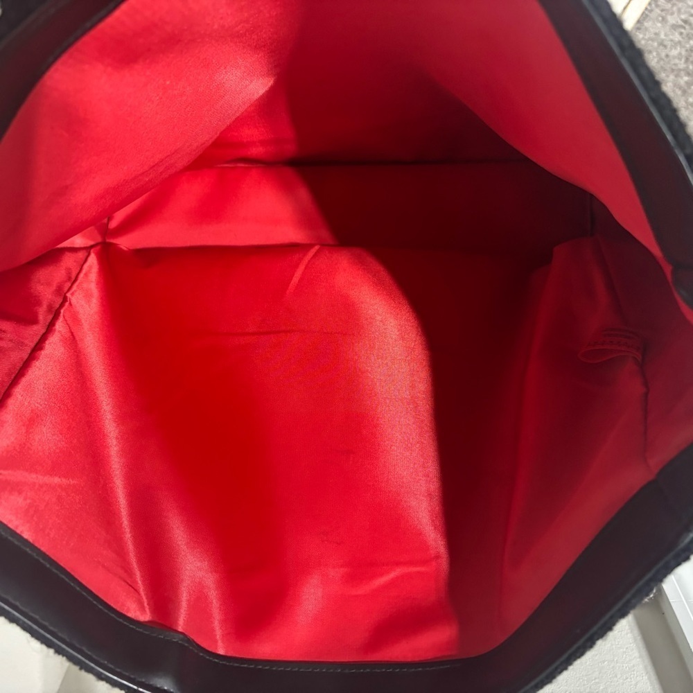 ❤️Givenchy Parfum Wool Classic Tote - Picture 4 of 7